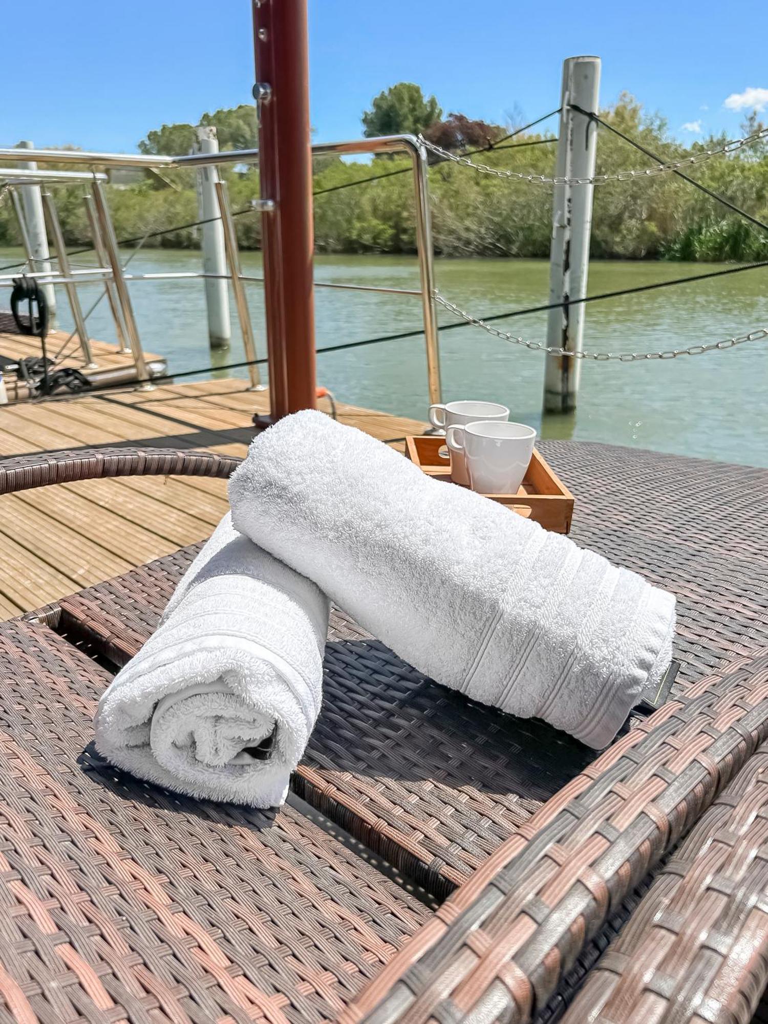 Sejour Unique Sur Un Bateau "Marius" Otel Vauvert Dış mekan fotoğraf