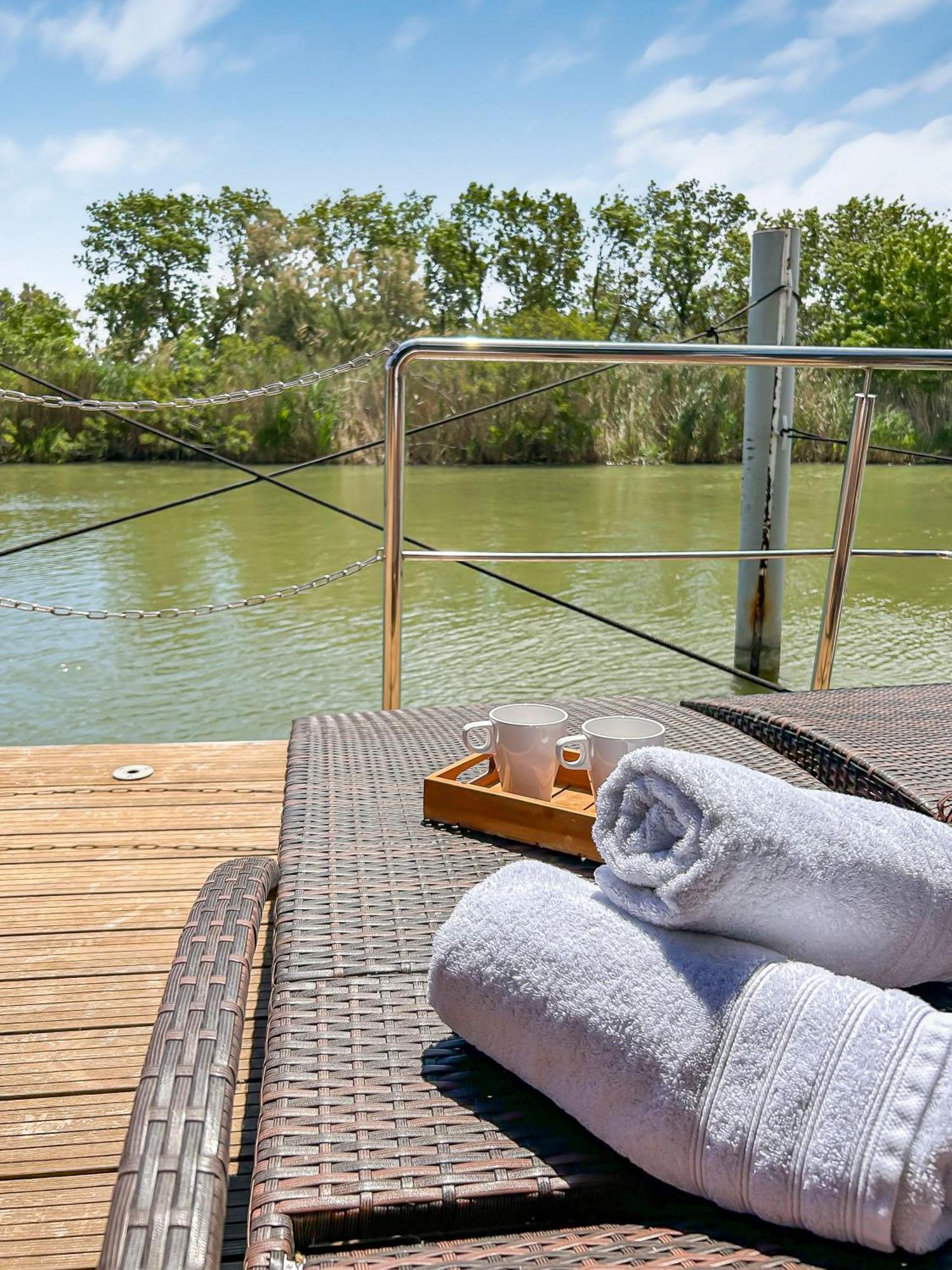 Sejour Unique Sur Un Bateau "Marius" Otel Vauvert Dış mekan fotoğraf