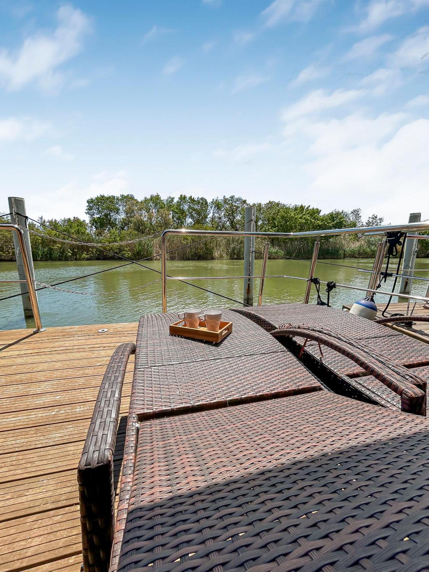 Sejour Unique Sur Un Bateau "Marius" Otel Vauvert Dış mekan fotoğraf